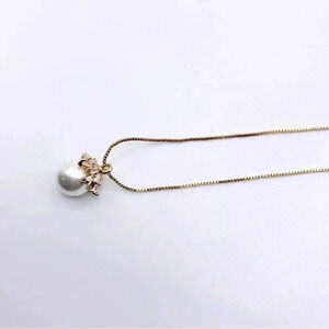 LUCY single floating pearl necklace